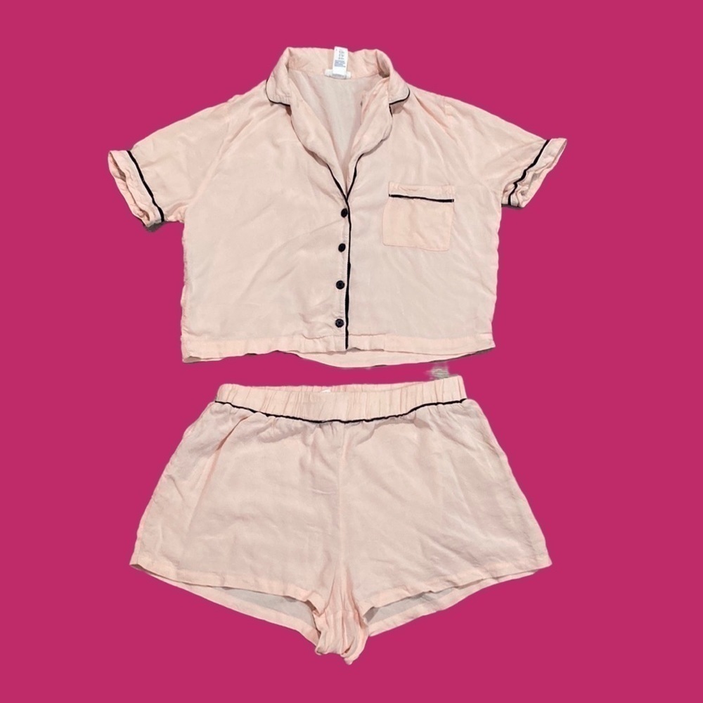 FOREVER 21 SHIRT & SHORT PAJAMA SET